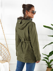 Chaqueta con capucha de tamaño completo y forro desmontable (tres modos de uso)