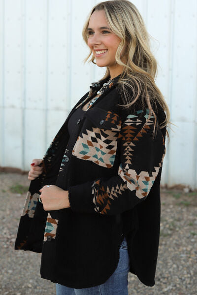Geometrische Jacke mit Knopfleiste und Schlitz und Taschen