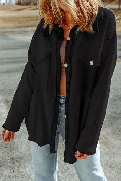 Jacke mit überschnittenen Schultern und Knopfleiste