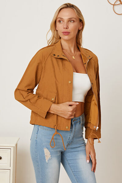 Jacke mit Reißverschluss und Druckknopftaschen
