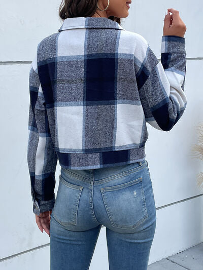 Kurze Jacke mit Karomuster und überschnittenen Schultern
