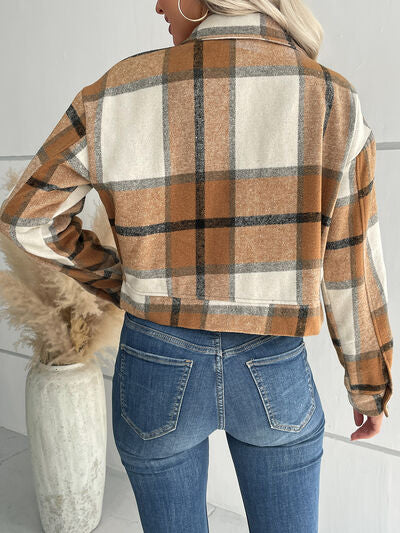 Kurze Jacke mit Karomuster und überschnittenen Schultern