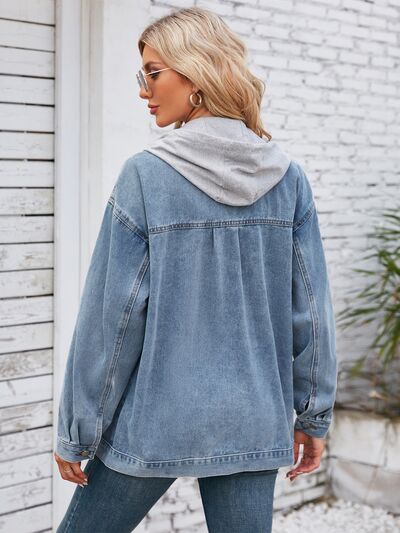 Jeansjacke mit abnehmbarer Kapuze und Knopfleiste