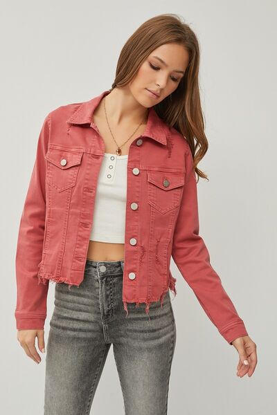 Chaqueta vaquera corta con botones y dobladillo sin rematar de RISEN