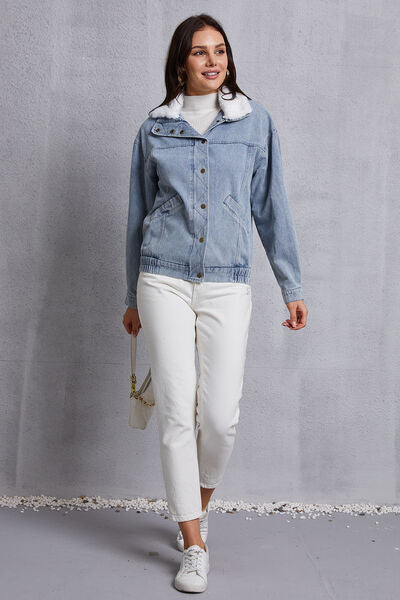 Jeansjacke mit Druckknopfkragen