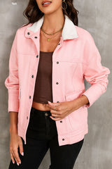 Jeansjacke mit Druckknöpfen und überschnittener Schulter