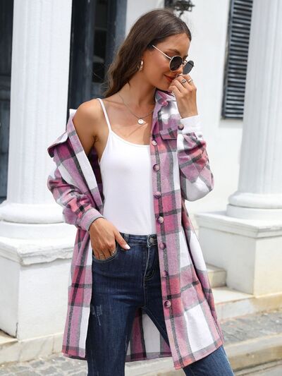 Karierte Jacke mit Gürtel, Kragen und Knopfleiste