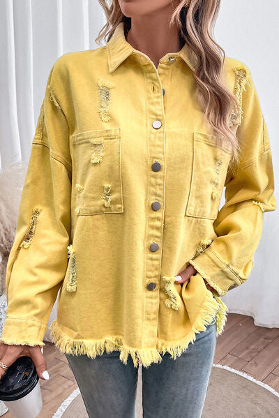 Distressed-Jeansjacke mit Knopfleiste und offenem Saum