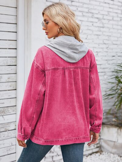 Jeansjacke mit abnehmbarer Kapuze und Knopfleiste