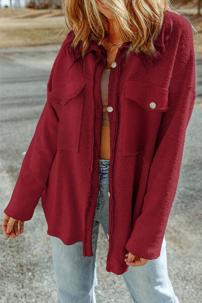 Jacke mit überschnittenen Schultern und Knopfleiste