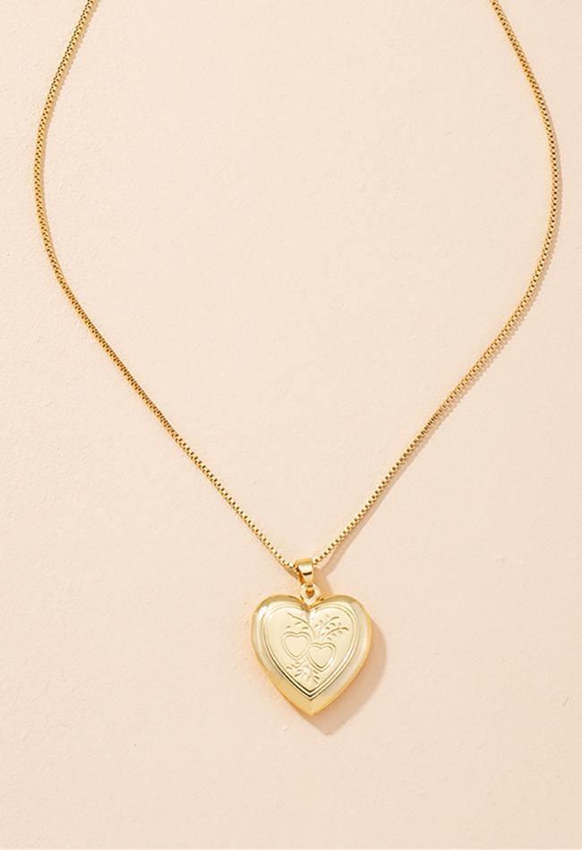 Heart-shaped Pendant Necklace