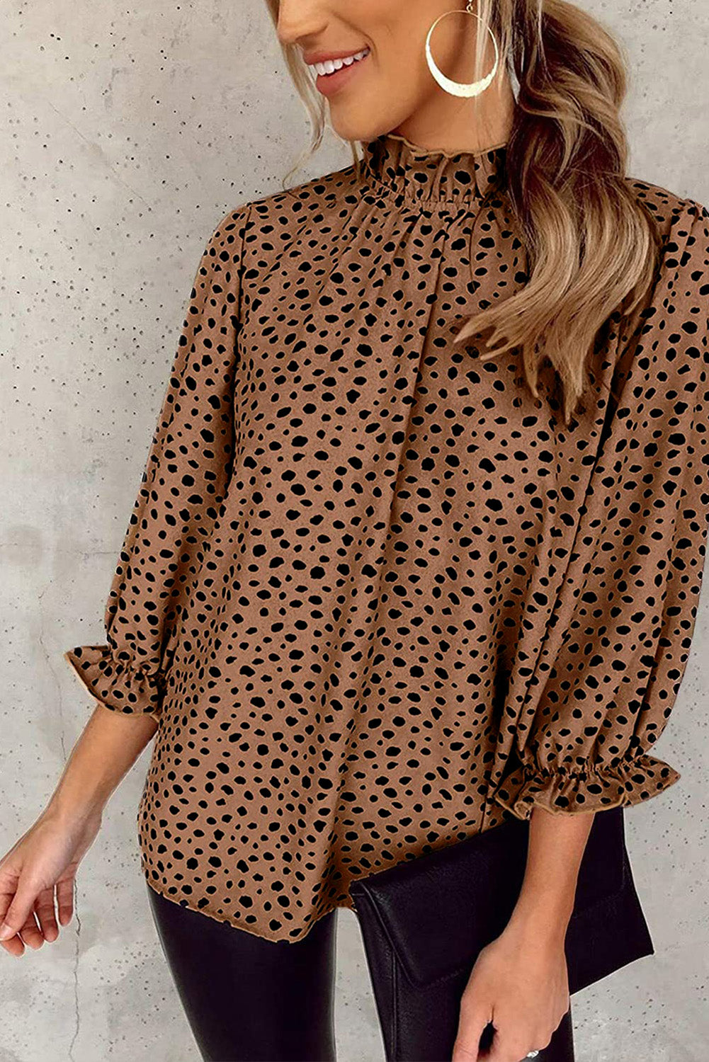Camiseta sin mangas con cuello redondo y estampado de leopardo rosa