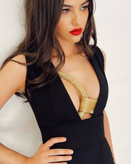 VESTIDO MIDI NEGRO CON ESCOTE EN V PROFUNDO 
