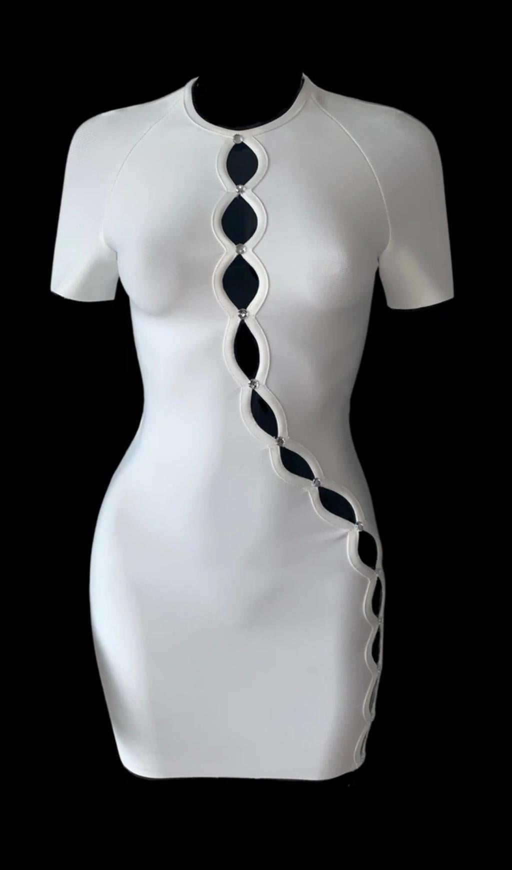 KURZÄRMELIGES MINIKLEID IN WEISS