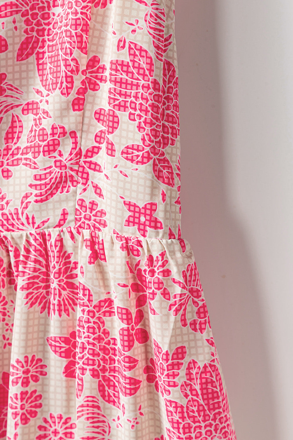 Vestido largo con lazo en los hombros y estampado floral de cuadros vichy rosas