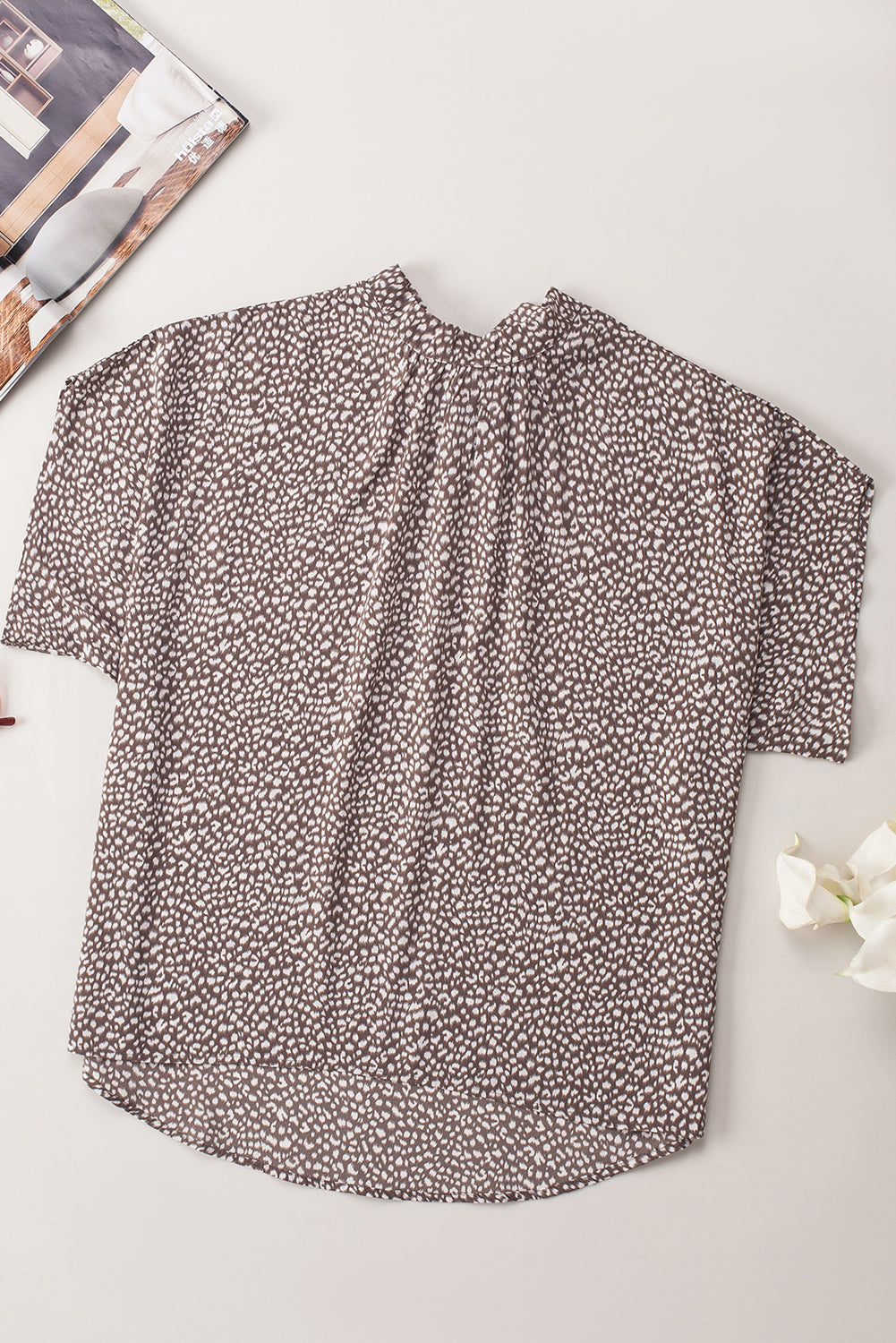 Camiseta sin mangas con cuello redondo y estampado de leopardo rosa