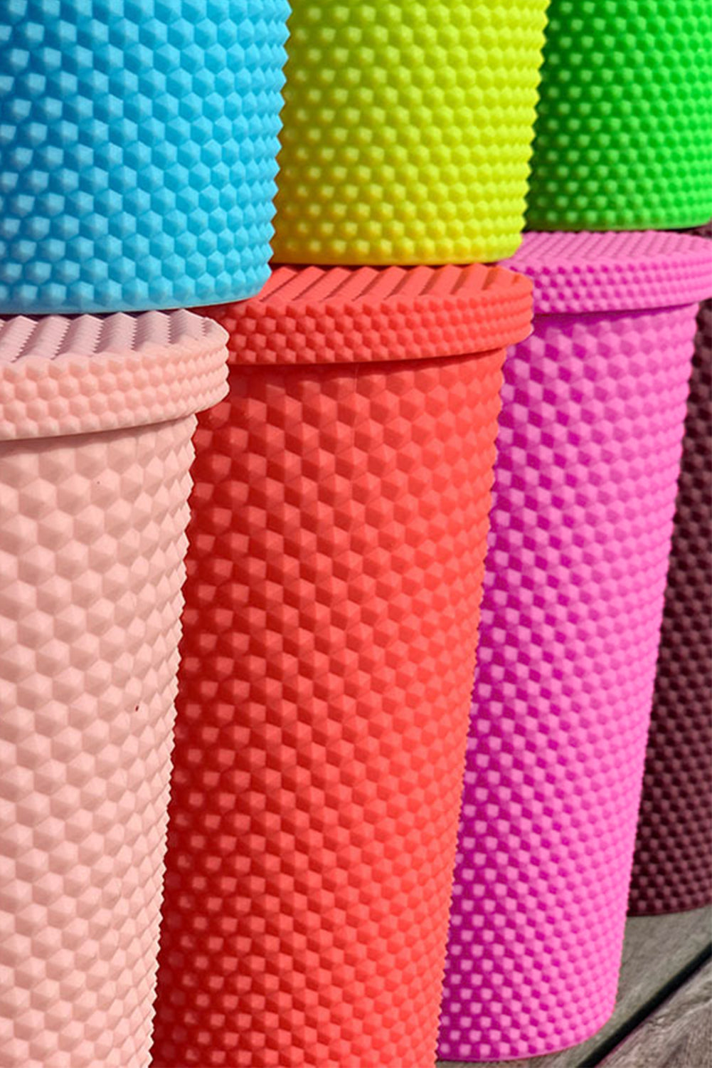Vaso de plástico mate reutilizable de color rosa