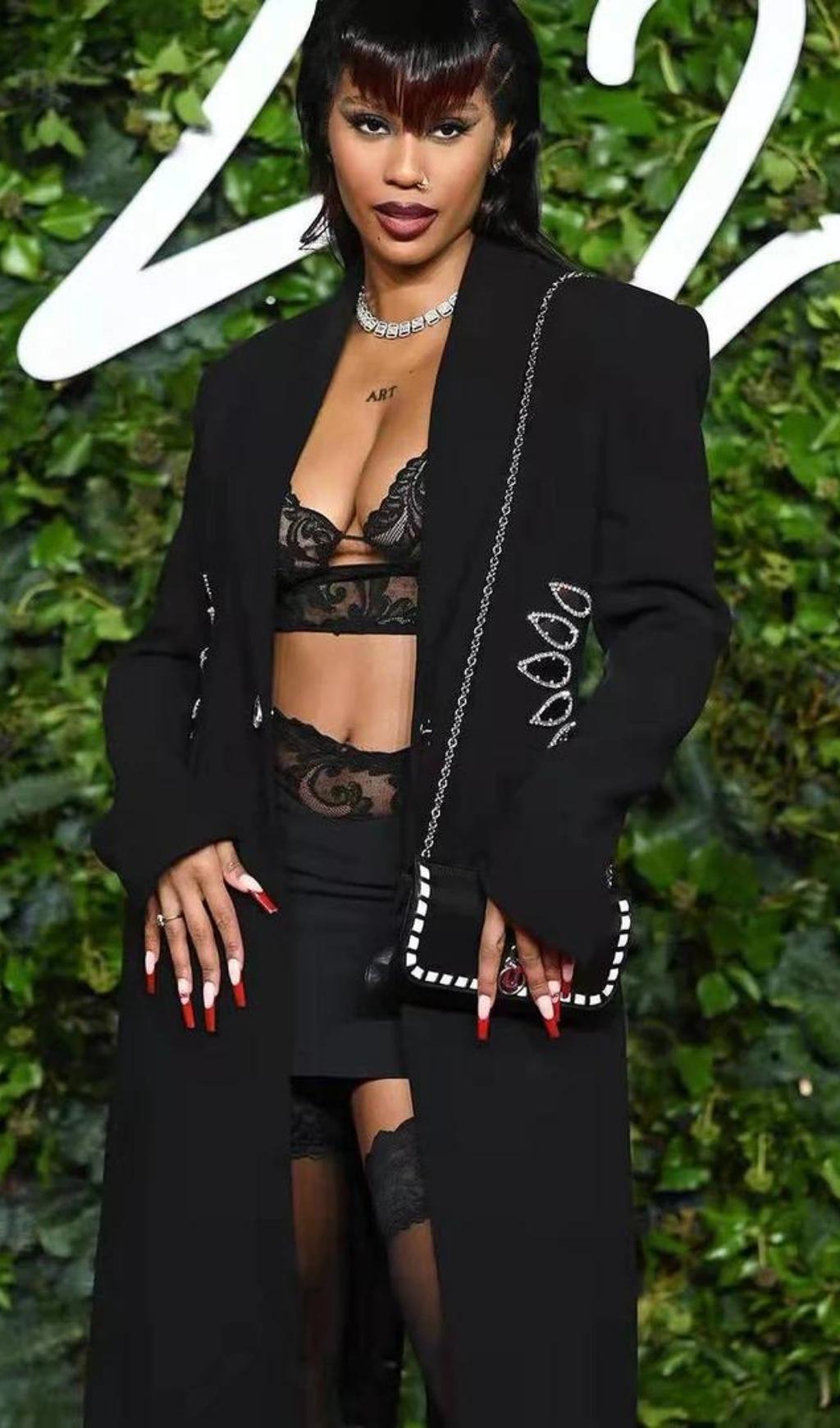 VESTIDO MINI DE DOS PIEZAS CON ENCAJE Y VESTIDO BANDAGE EN NEGRO