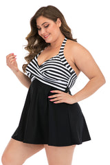 Traje de baño de rayas blancas y negras de talla grande
