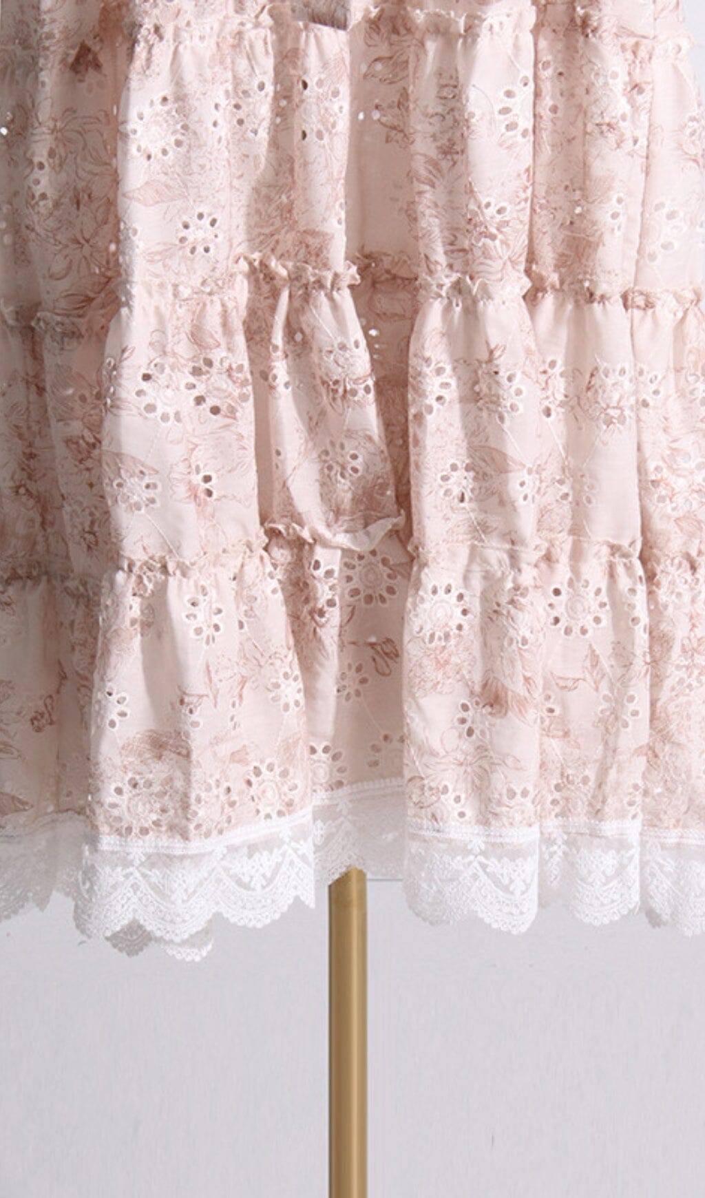Maxikleid aus Baumwolle mit Blumen in Weiß