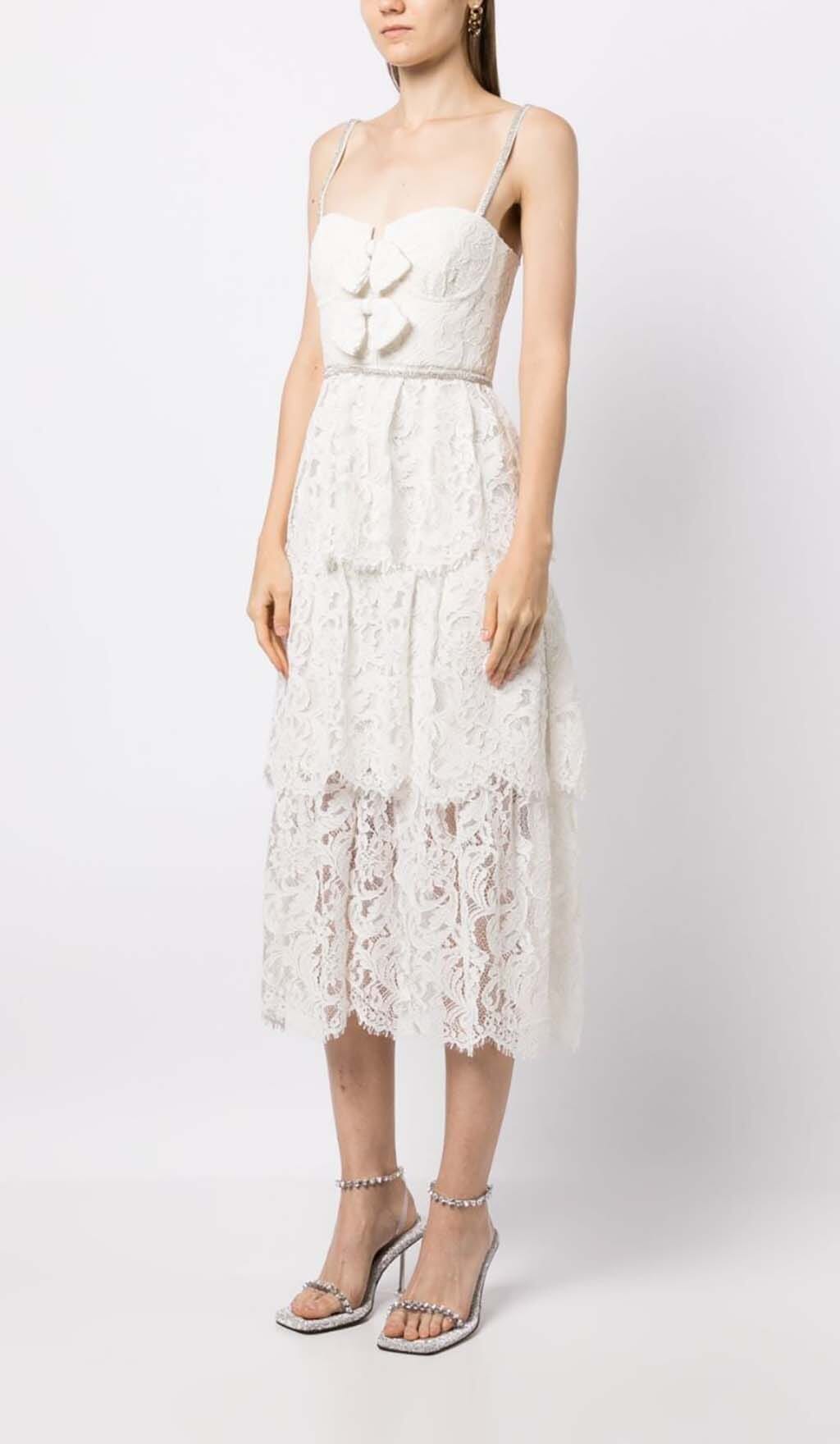 FRONT BOW TIERED MIDI DRESS IN WHITE