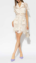 CHAQUETA VESTIDO BLANCO CON BOLSILLOS DE SOLAPA Y ENCAJE DE GUIPUR