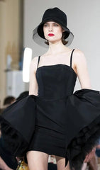 MINIKLEID AUS SEIDENFAILLE MIT RIEMEN UND KORSETT