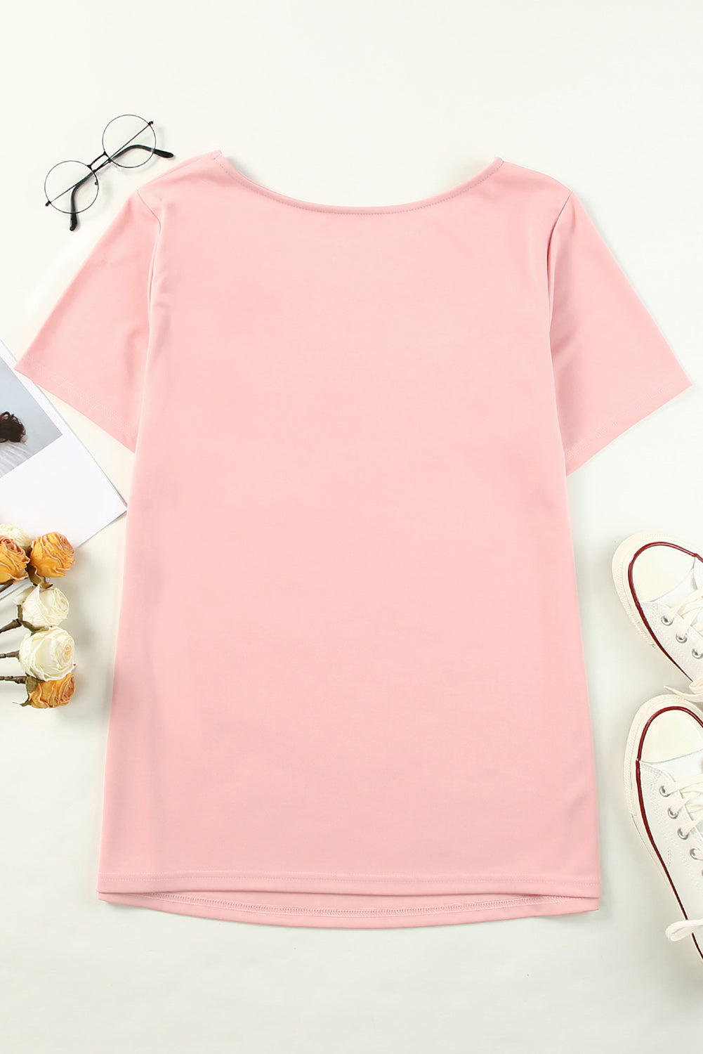 Camiseta rosa con abertura frontal y escote Peekaboo de talla grande