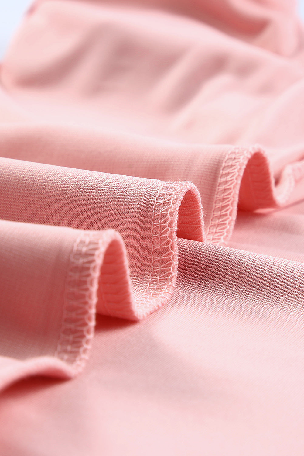 Camiseta rosa con abertura frontal y escote Peekaboo de talla grande