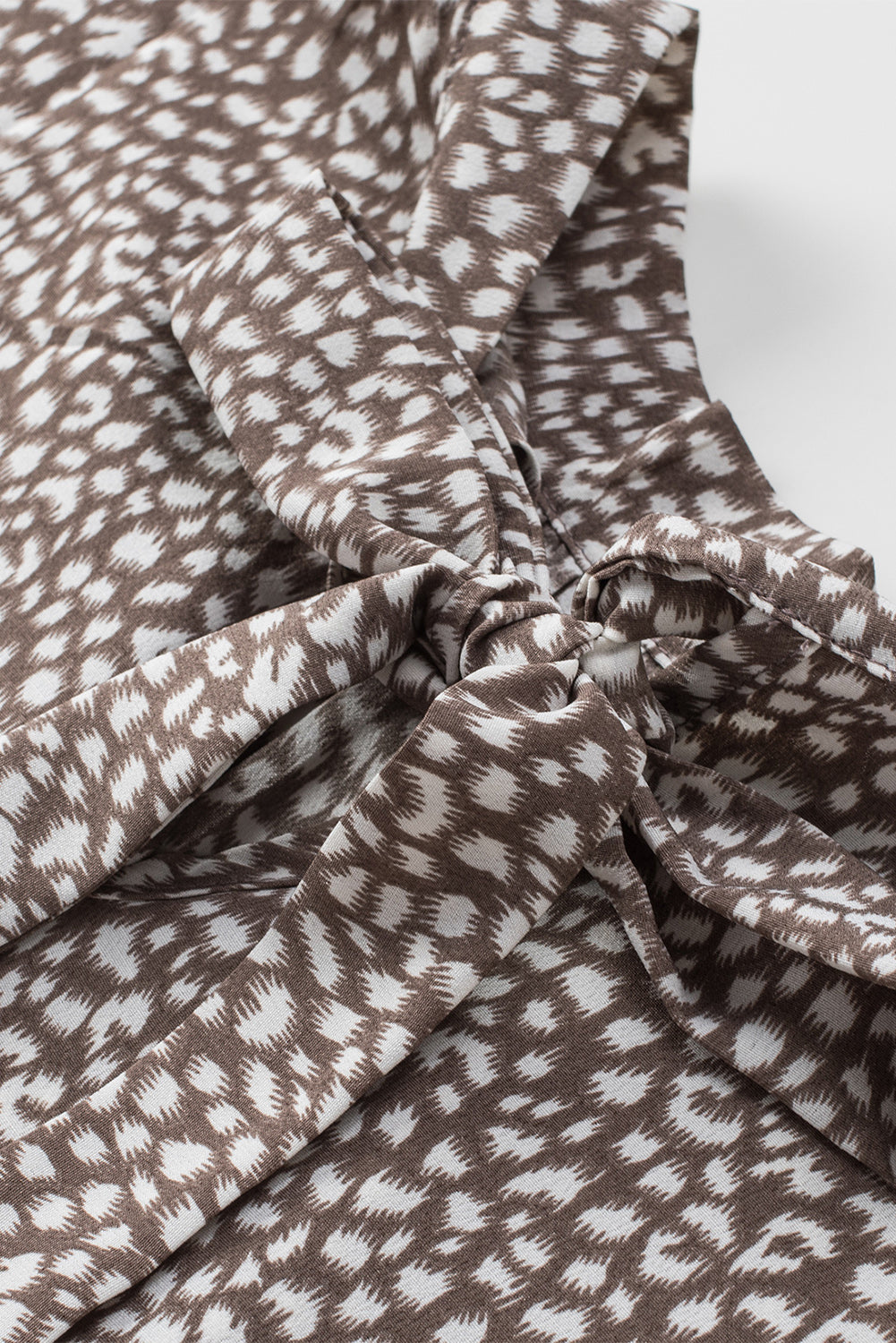 Camiseta sin mangas con cuello redondo y estampado de leopardo rosa