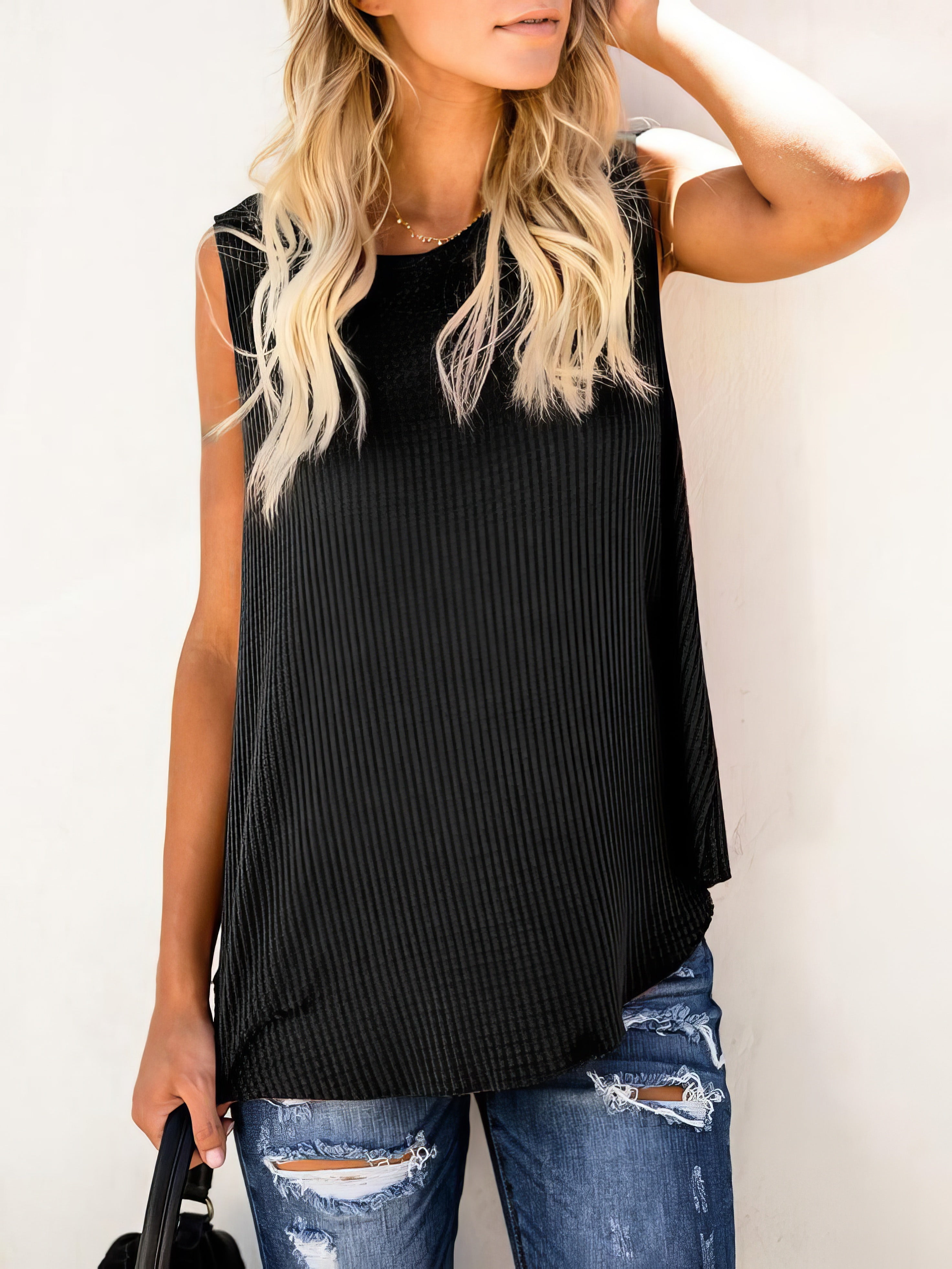 Solid Round Neck Sleeveless Top Vest