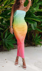 TRÄGERLOSES MAXIKLEID MIT PAILLETTEN UND OMBRE-MUSTER IN MEHRFARBIG